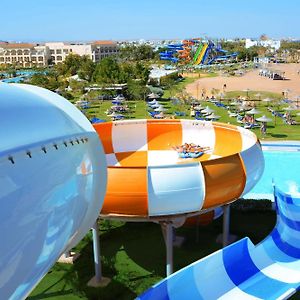 Superior Twin Pool View